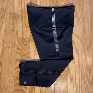 Victoria’s Secret Knockout Crop by VSX Sport XS